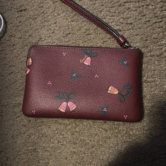 Coach - Picture 2 of 2